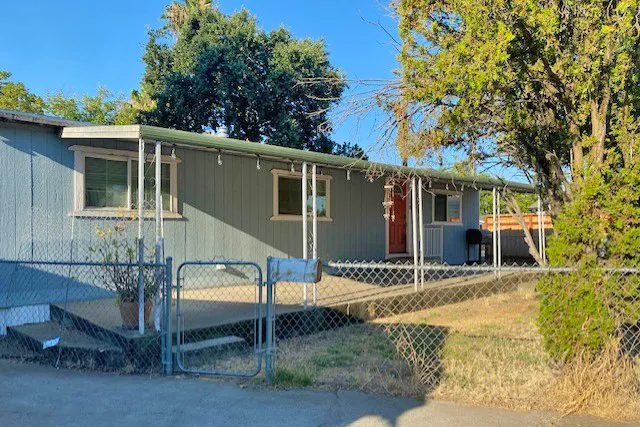 Trails End Mobile Home Park Picture 5