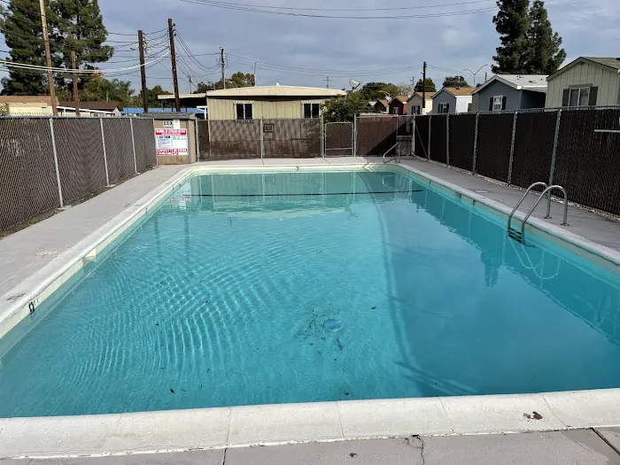 West Sacramento MH & RV Park Picture 2