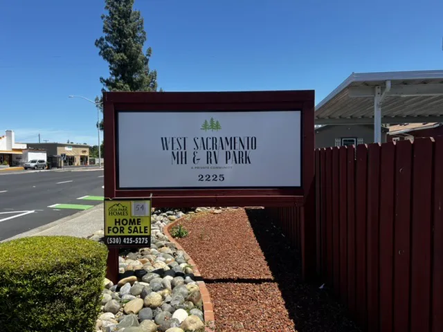 West Sacramento MH & RV Park Picture 6