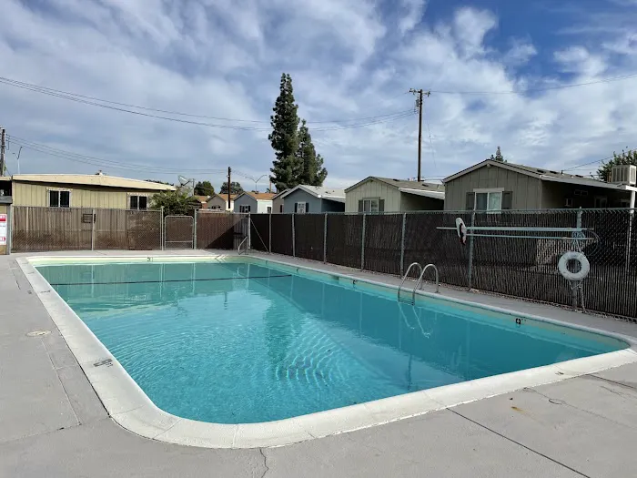 West Sacramento MH & RV Park Picture 8