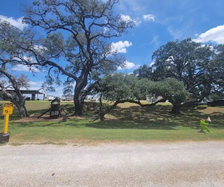 Schulenburg 3 Oaks RV Resort