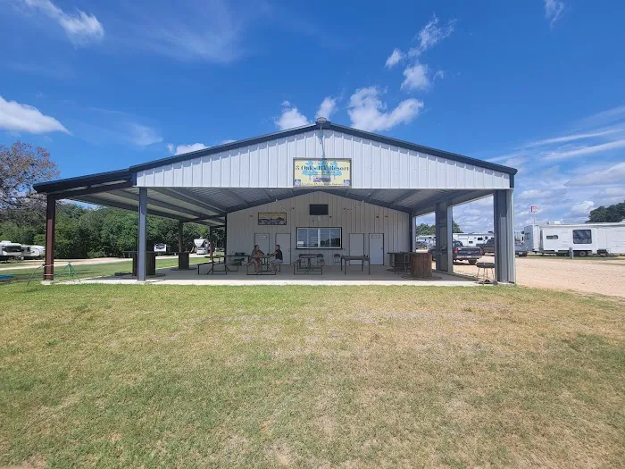 Schulenburg 3 Oaks RV Resort Picture 3