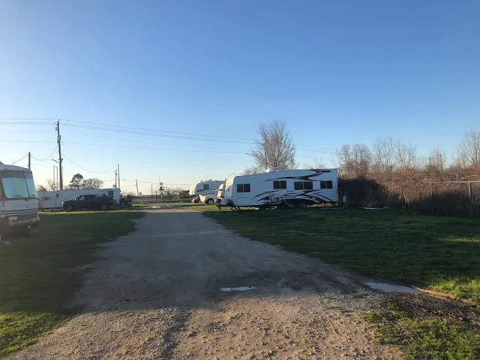 Evergreens RV Park Picture 5