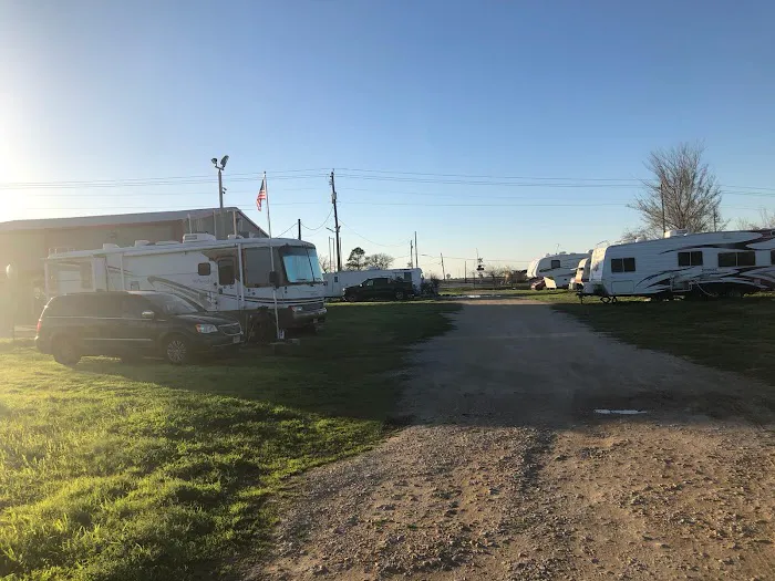 Evergreens RV Park Picture 6