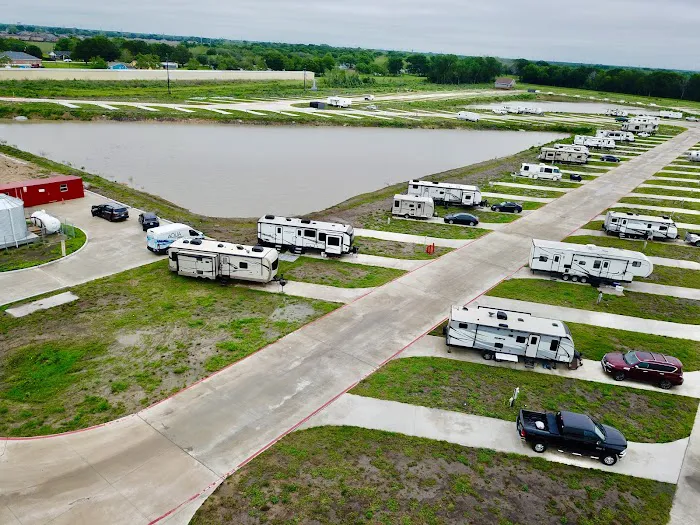 Pleak RV Resort Picture 3