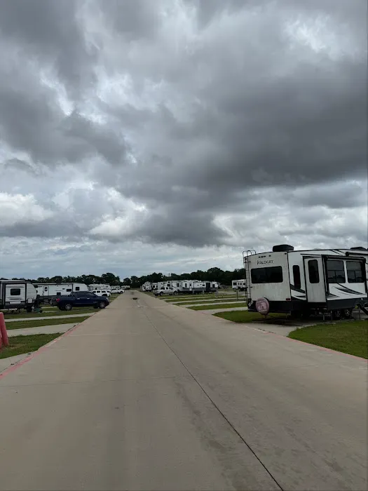 Pleak RV Resort Picture 5