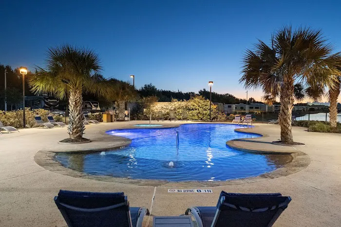 Highway 6 RV Resort by QRV Picture 3
