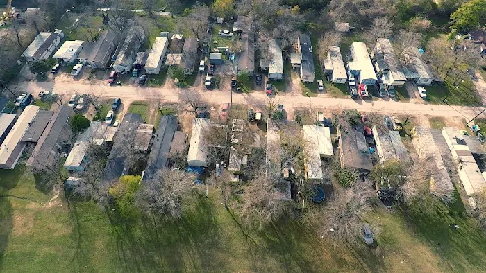 Suburban RV & Mobile Home Park Picture 1