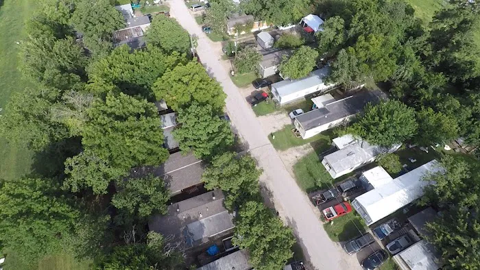 Suburban RV & Mobile Home Park Picture 5