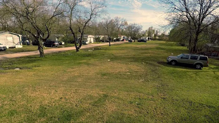 Suburban RV & Mobile Home Park Picture 7