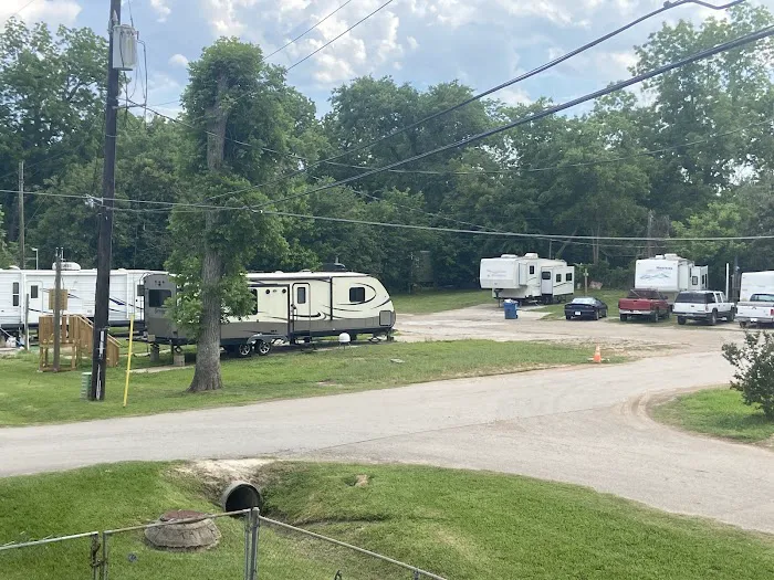 Richmond Trailer Village Picture 3