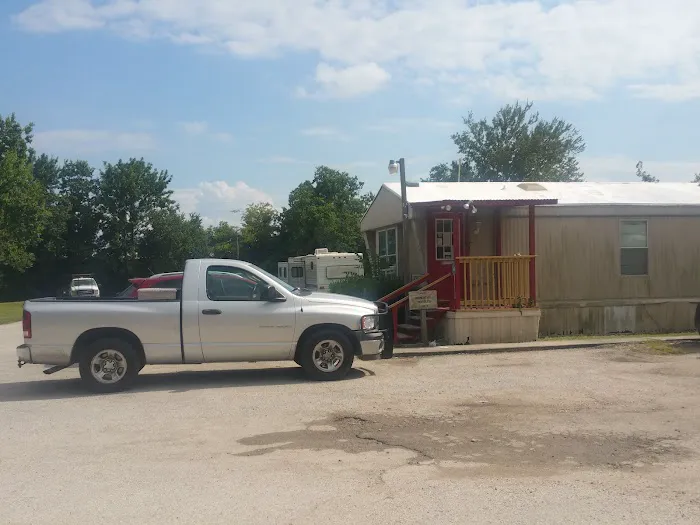 Red Dot RV Park Picture 6