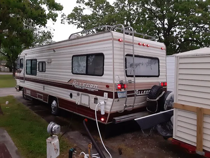 Houston Central RV Park Picture 1