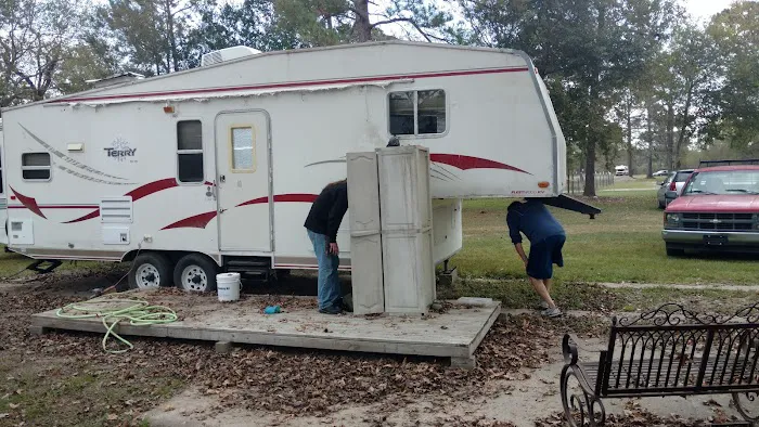 Alley Trailer Park Picture 1