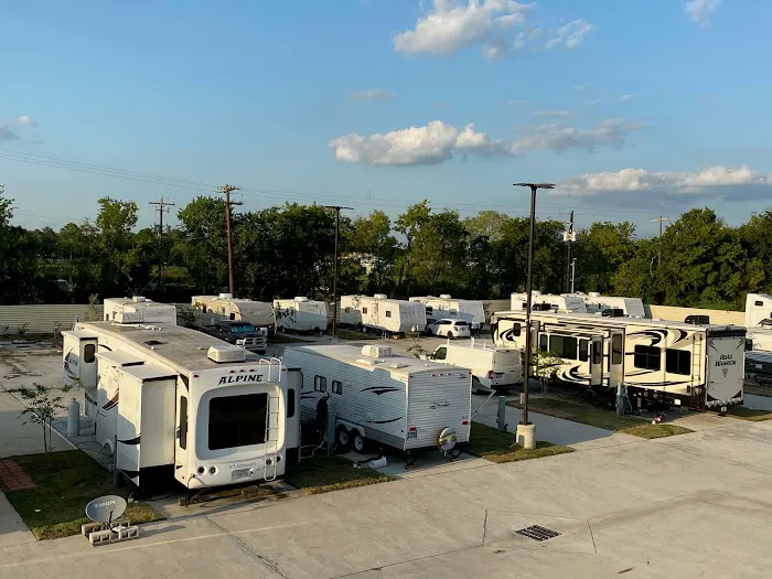 Danny's RV Resort / Park Picture 3