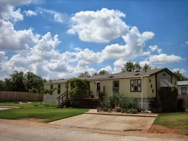 Coachlight Manufactured Home Community Picture 1