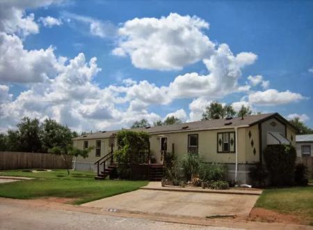 Coachlight Manufactured Home Community