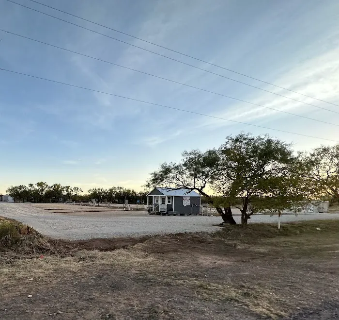 Hawleywood RV Park Picture 6