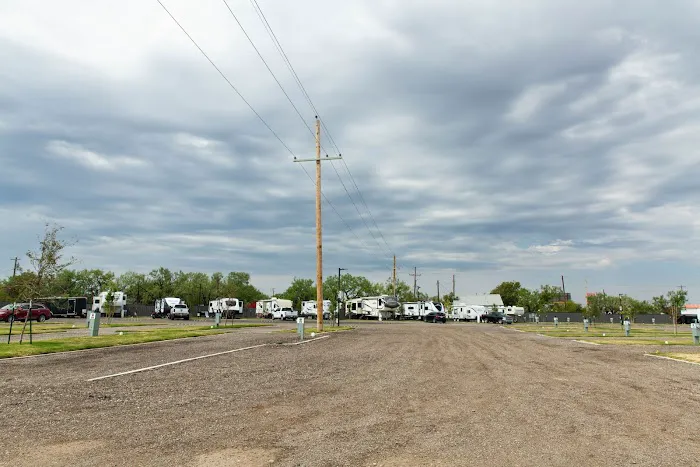 Tebo Station RV Resort Picture 3