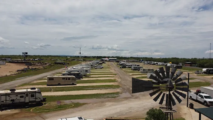 Windmill RV Park Picture 3