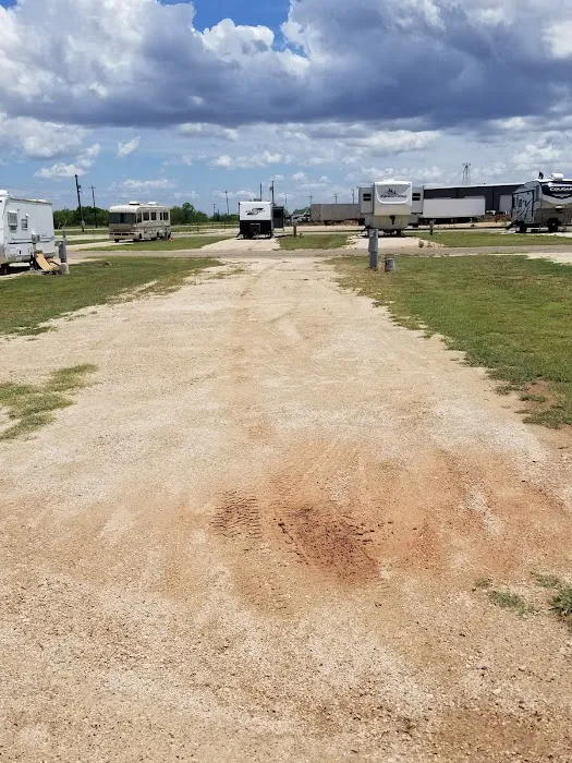 Windmill RV Park Picture 6