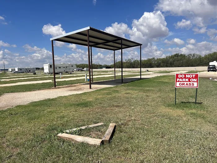 Windmill RV Park Picture 5