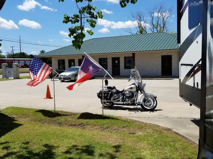 Groves RV Park Picture 6