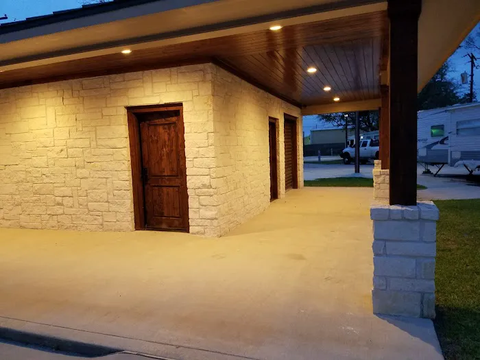 Groves RV Park Picture 7