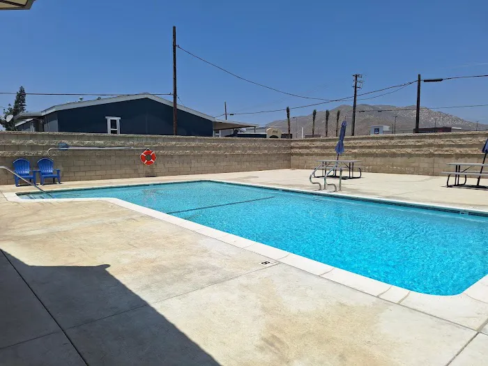 Jurupa hills mobile home park Picture 3