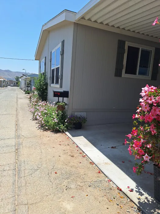 Jurupa hills mobile home park Picture 7