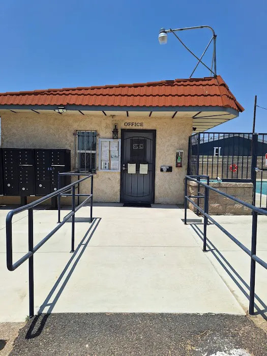 Jurupa hills mobile home park Picture 4