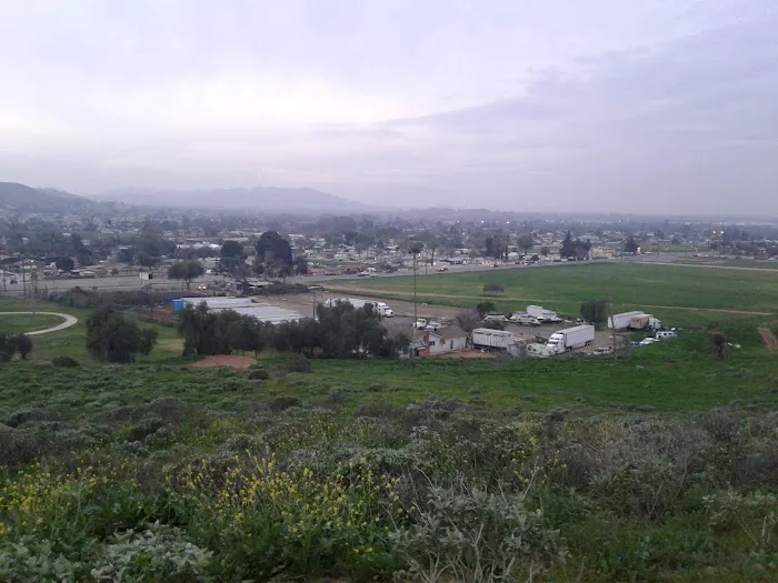 Jurupa hills mobile home park Picture 10