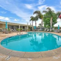 The Groves On Foothill ico