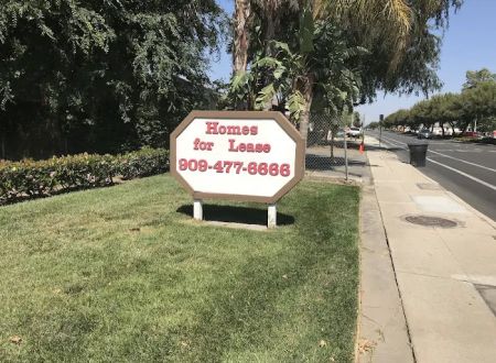 Foothill Mobile Manor