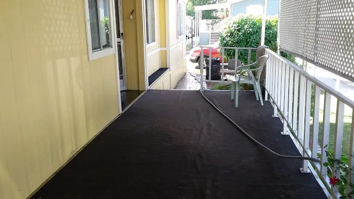 Pines Mobile Home Park Picture 6