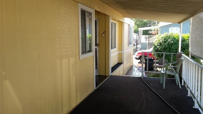 Pines Mobile Home Park Picture 9