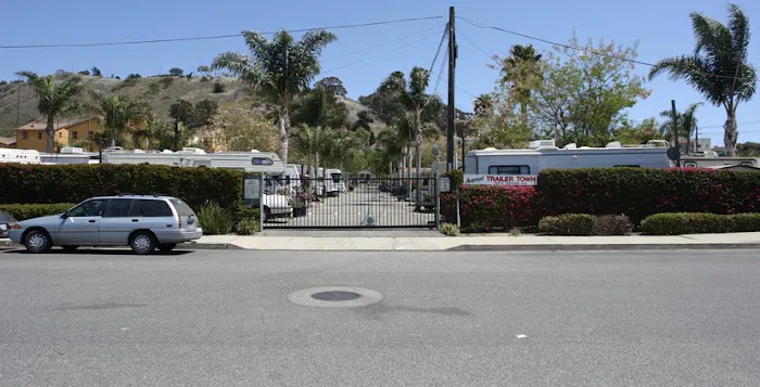 Avenue Trailer Town Picture 4