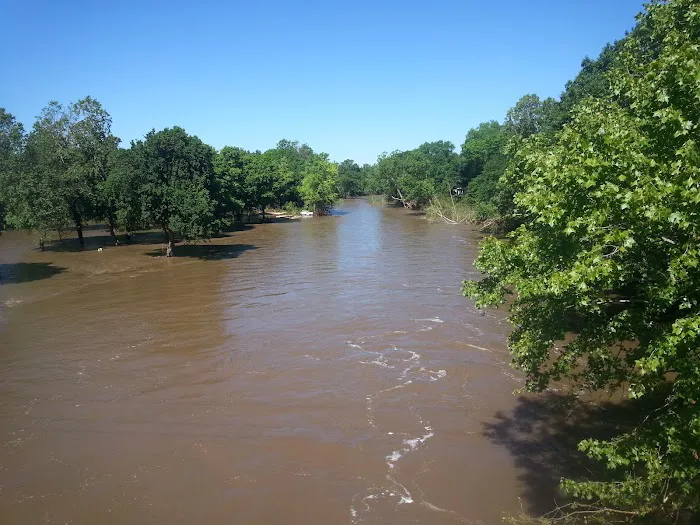 Zan's Creekside Campground Picture 1