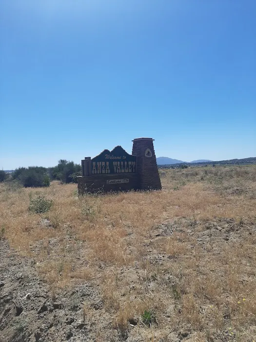 Anza Pines Mobile Home Park Picture 3