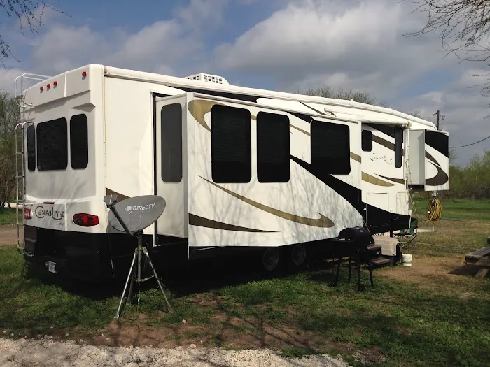 Kenedy Texas Country RV Park & Resort Ranch Picture 3
