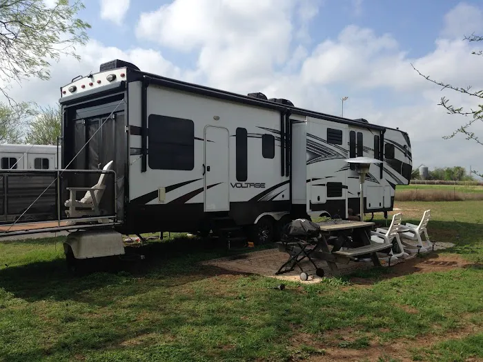 Kenedy Texas Country RV Park & Resort Ranch Picture 10