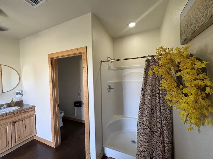 Shade Tree RV Park Picture 1