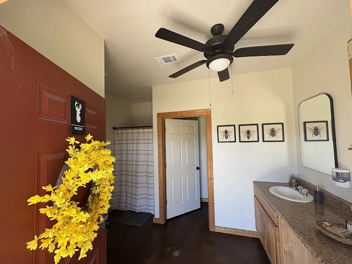 Shade Tree RV Park Picture 2