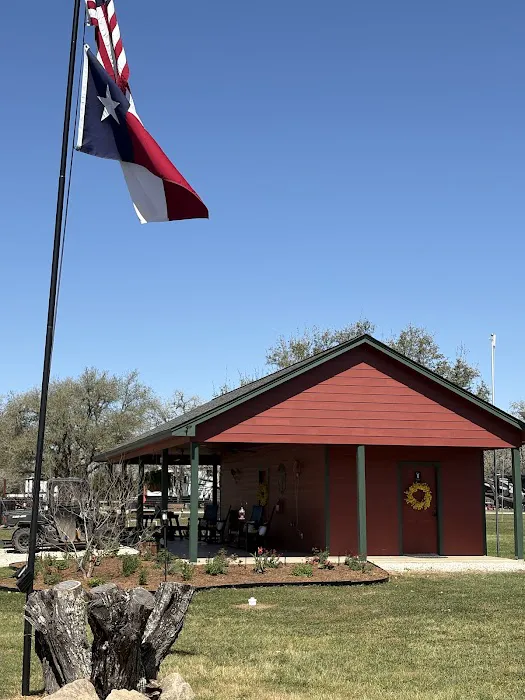 Shade Tree RV Park Picture 9