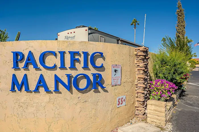 Pacific Manor Picture 4