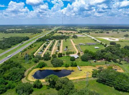 Flatonia Retreat & RV Resort