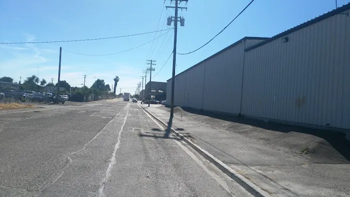 California Trailer Court Picture 3