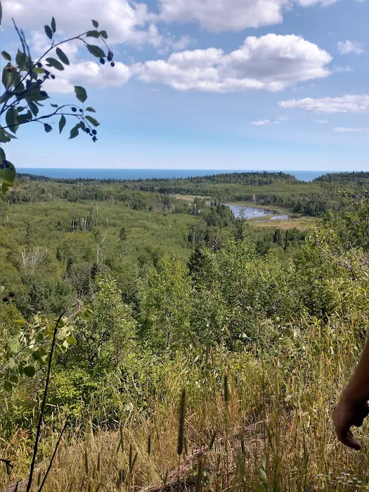 Woodland Caribou Pond Camp Picture 6