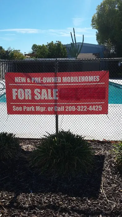 Modesto Mobile Home Park Picture 6