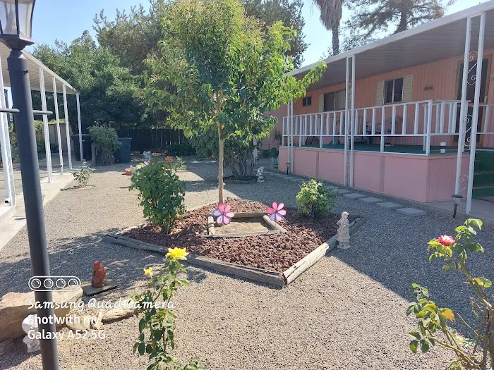 Silverwood Mobile Home Park Picture 3